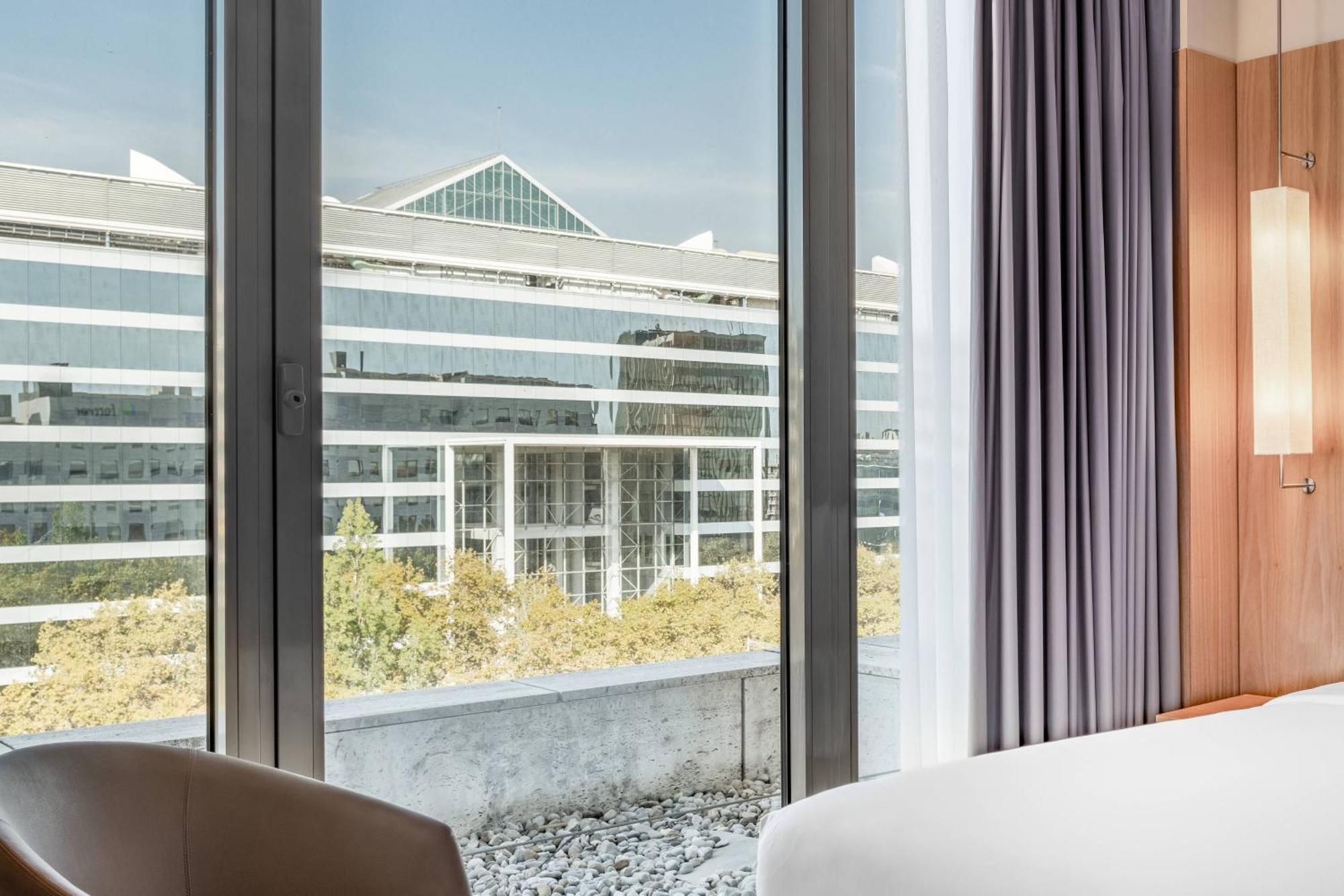Ac Hotel Diagonal L'Illa By Marriott Barcelona Exterior foto